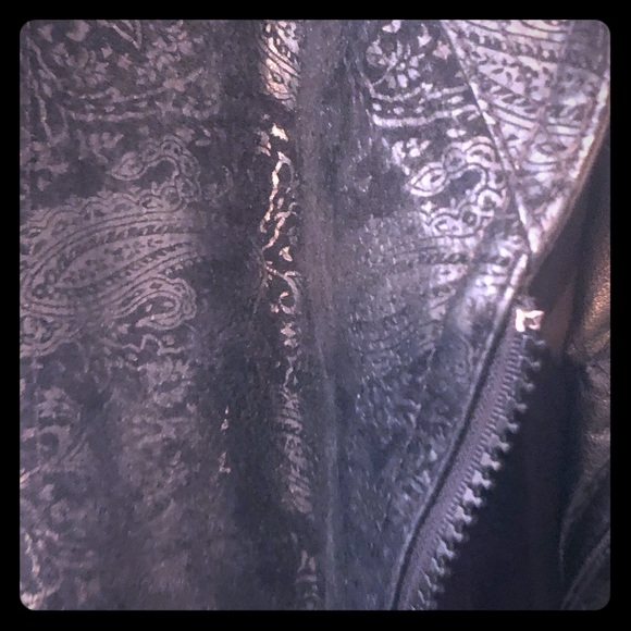 Wilsons Leather Jacket 🧥w/ Suede Paisley Print - Picture 4 of 7